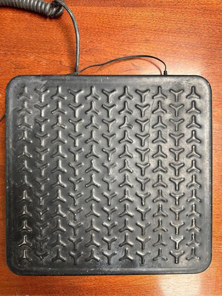 GLOBAL INDUSTRIAL MODEL 300625 BENCH SCALE WITH REMOTE DISPLAY: STOCK# 22102