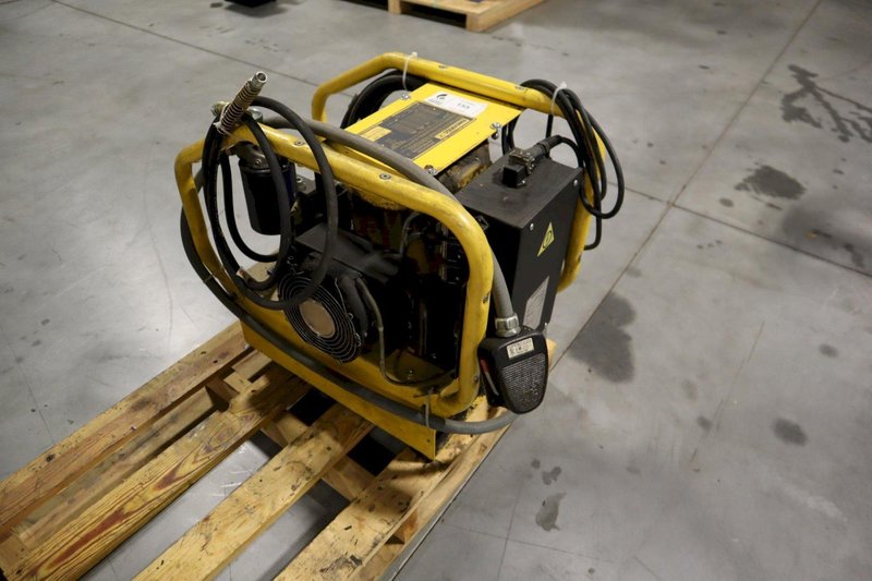 Enerpac GPER5420GFH Electric Hydraulic Pump Unit, 10,000 PSI with 5 Gallon Oil Tank- Auction Item