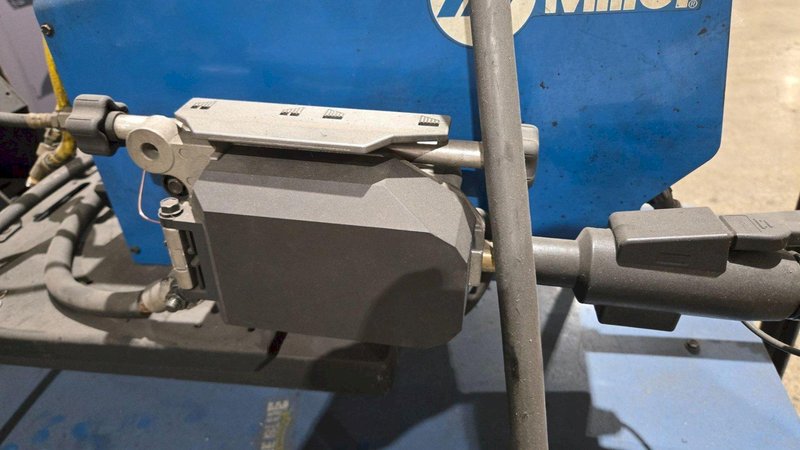 MILLER AUTO DELTAWELD 452 MIG WELDER WITH WIRE FEEDER USED