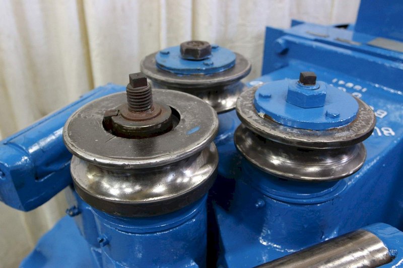 2' X 2'X 1/4' BUFFALO #1/2 HORIZONTAL ANGLE ROLLS: STOCK #70271