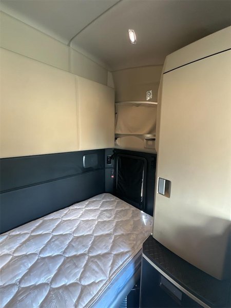 2022 Kenworth T680 1XKYD49X5NJ499897