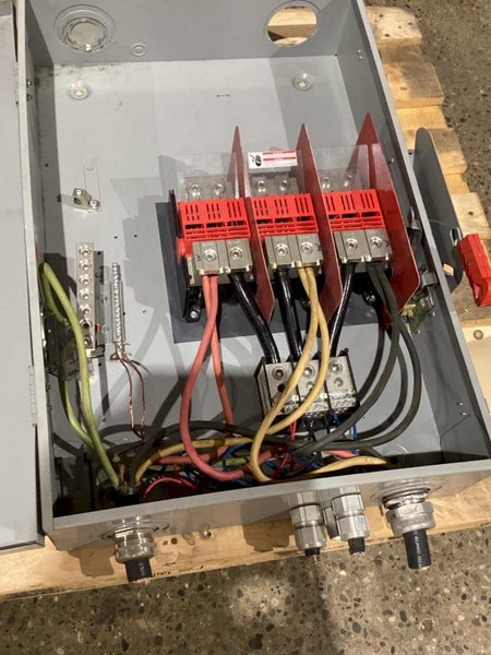 SIEMENS HNF365A VBII Series 400A Non-Fusible Heavy Duty Safety Switch 600V USED