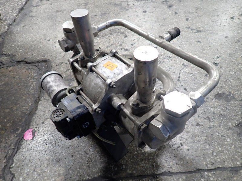 GRACO AIR POWERED S/S PUMP