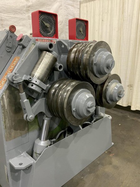 4-1/2” X 4-1/2” X 1/2” ROUNDO R-5 HYDRAULIC VERTICAL/HORIZONTAL ANGLE ROLL: STOCK #80859