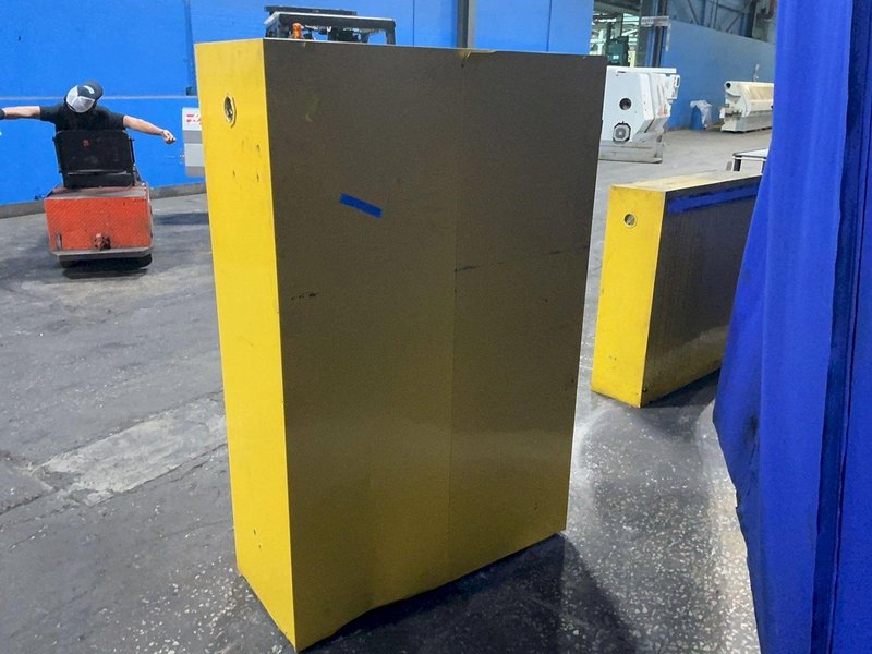 JUSTRITE 45 GAL FLAMMABLE LIQUID STORAGE CABINET  -  RM09908E