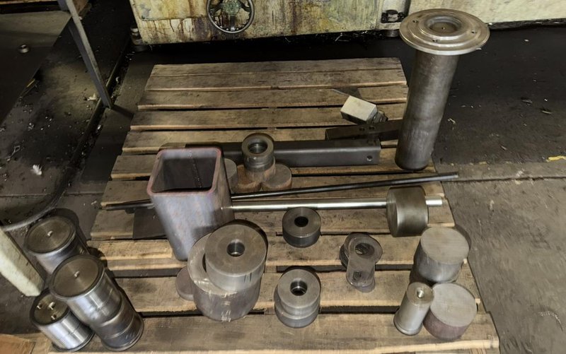 48" X 24" YODER HORIZONTAL BORING MILL WITH TOOLING. STOCK # 0545626