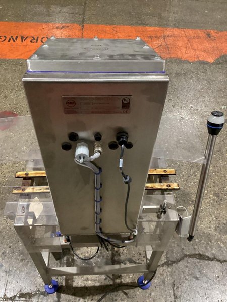 LOMA SYSTEMS IQ4 METAL DETECTOR CHECKWEIGHER COMBO SYSTEM USED