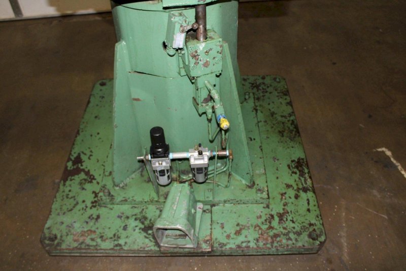 6000 LB X 24&quot; LITTELL DOUBLE END UNCOILER