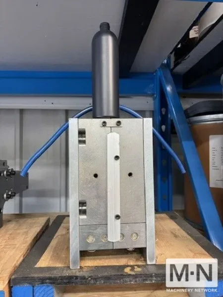 TRIPLE HEAD POWERJET PLASTIC MACHINERY MODEL EB25H65S3 CONTINUOUS EXTRUSION BLOW MOLDING MACHINE MFG 2022
