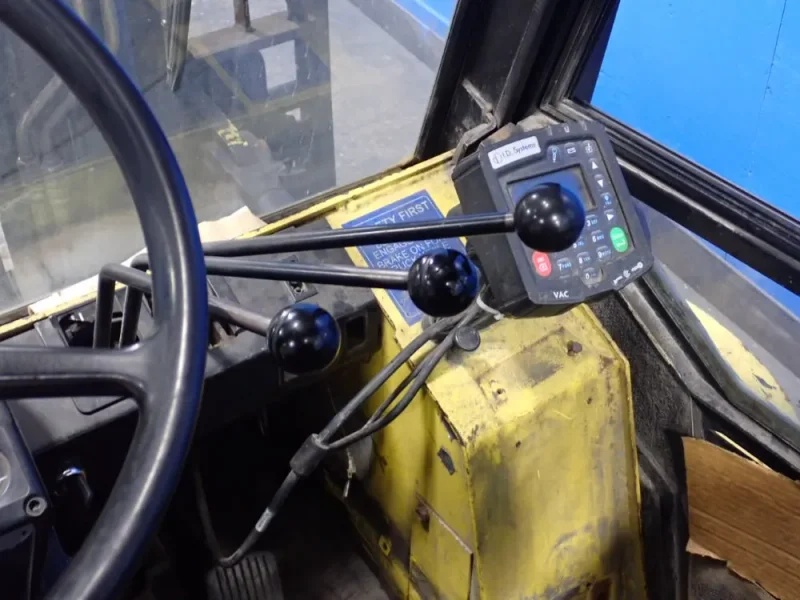HYSTER 14,950 LBS DIESEL FORKLIFT  -  H155XL2
