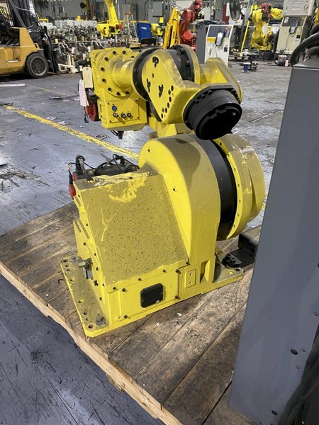 FANUC – R-2000iA/200T w/ R-J3iB Controls PARTS ONLY