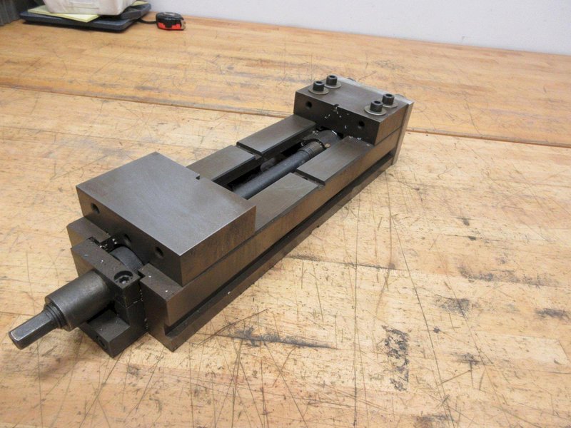 Double Lock 6" Machine Vise  ** Missing Center Jaw, No Jaws, No Handle **- Auction Item