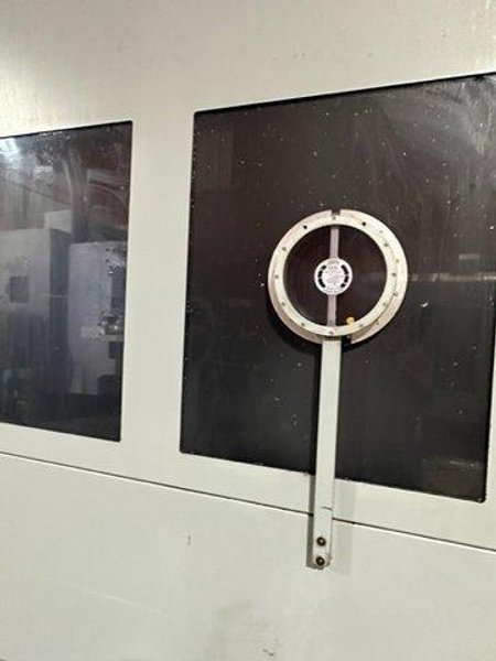 DMG MORI DMC 125 U2 HMC, 2005 – Chip Conveyor, Tool Changer, Filter System, HSK63