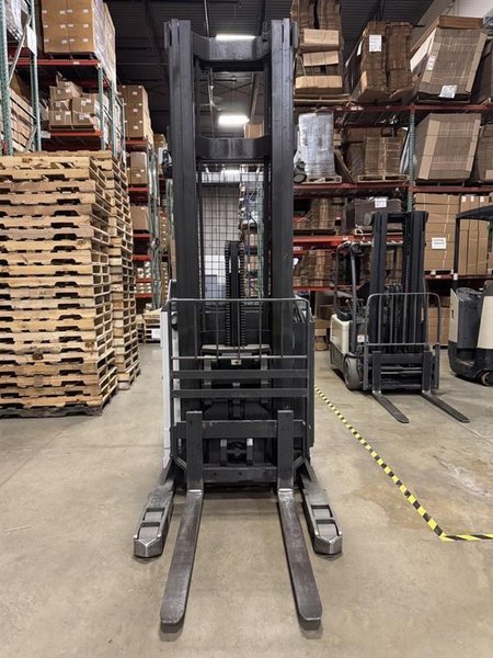 2015 UNICARRIERS SRX35N REACH TRUCK