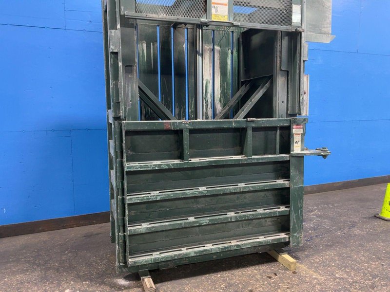 WASTEQUIP 58” X 38” BALER  -  60HD