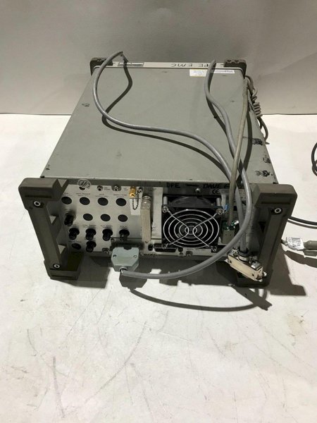 HEWLETT PACKARD SPECTRUM ANALYZER HP 8594EM USED