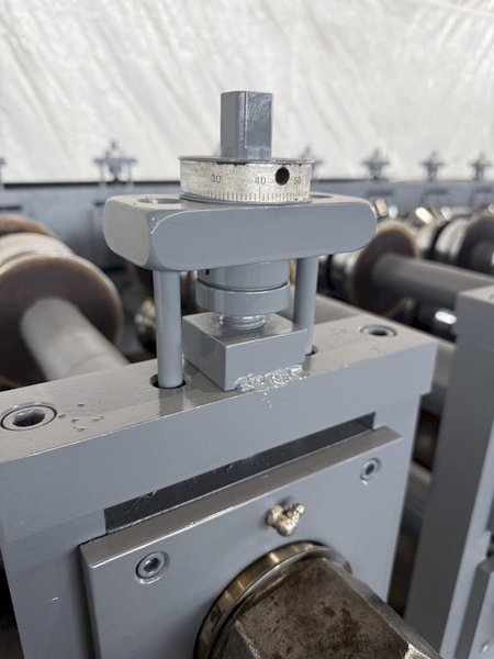 15 STAND X 3&quot; ARBOR X 42&quot; PEARSON SHADOW PANEL ROLLFORMER. STOCK # 0732922