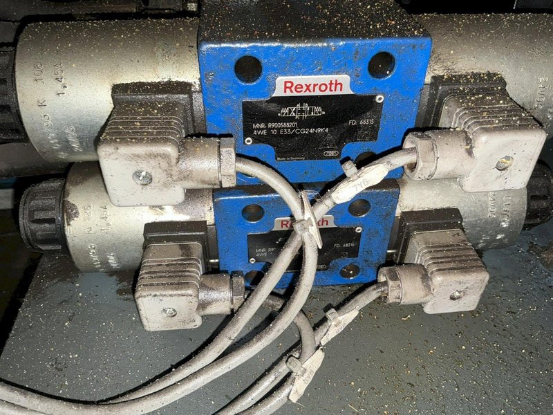 88 TON KNUTH MODEL #HPS 80/150 HYDRUALIC IRONWORKER 2012 : YOBRO #25332