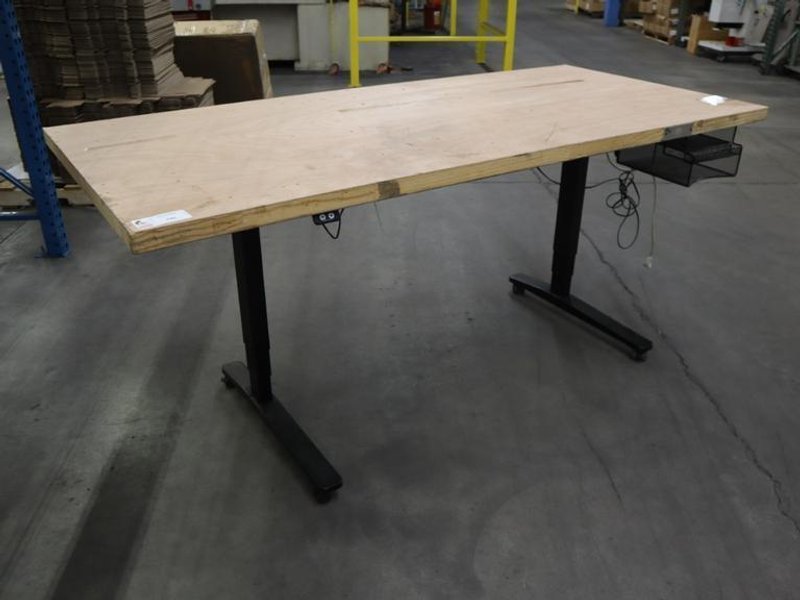 Adjustable Height Electric Lift Work Bench on Casters- Auction Item