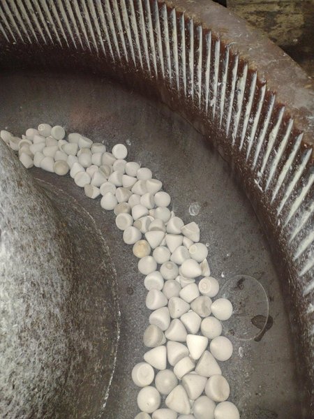 14 FT3 SWECO MODEL #FMD-14LR ROTARY VIBRATORY FINISHING BOWL: YOBRO #24557