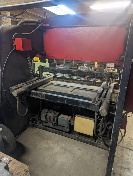 80 Ton x 8′ Amada RG-80 CNC Press Brake, 1982