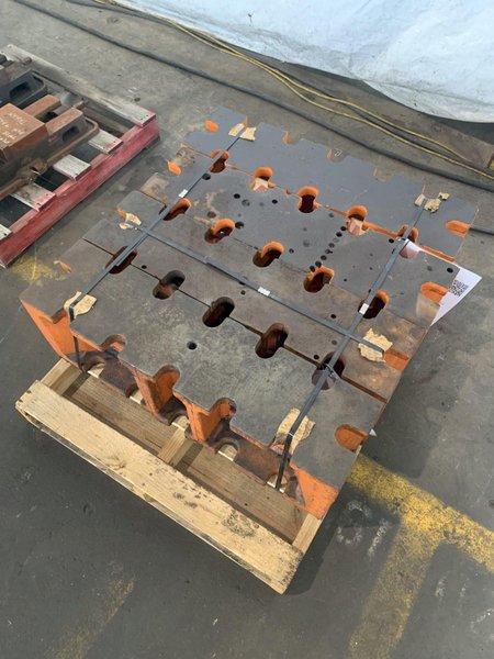 9&quot; WIDE X 35&quot; LONG X 12&quot; TALL PARALLEL RISER SET. STOCK # 0995824