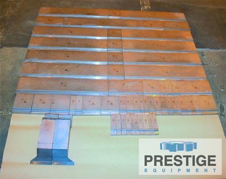 Salvagnini 242 Ton x 13&#039; 7-Axis B3-220/4250 CNC Hydraulic Press Brake