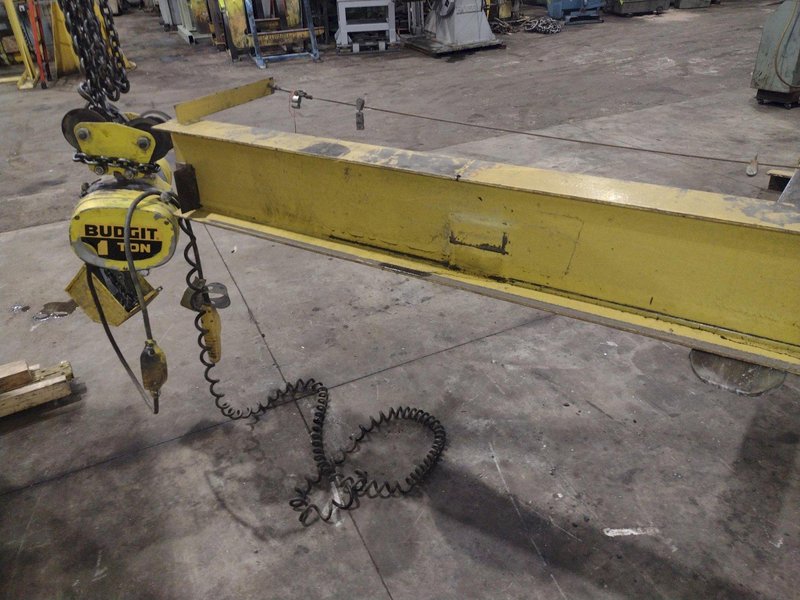 1 TON RELIABLE WALL MOUNTED JIB CRANE W/ 1 TON BUDGIT HOIST W/ TROLLEY: YOBRO #25151