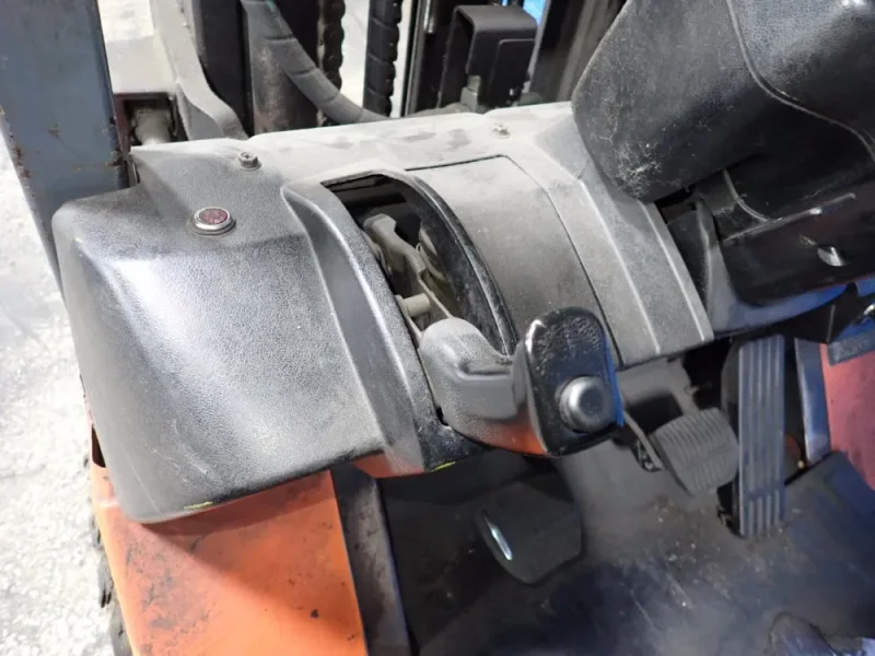 TOYOTA 5600 LBS PROPANE FORKLIFT  -  7FGCU30