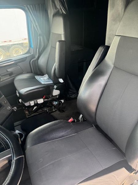 Freightliner Cascadia 125, 2023 – Sleeper Cab, Detroit Diesel, Automatic