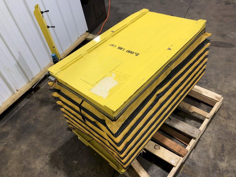 1,500 LBS TOPPER INDUSTRIAL MODEL D-MD/LR PNEUMATIC AIR LIFT TABLE: STOCK #17581