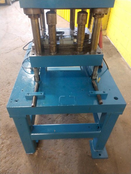 12 TON AIRAM 4-POST PNEUMATIC CUTOFF PRESS: STOCK #13204