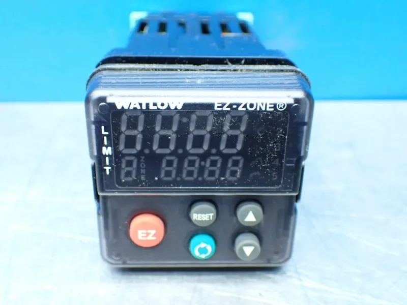WATLOW 3 PANEL MOUNT PROCESS CONTROLLERS  -  PM6L3EJ-AAAAAAA