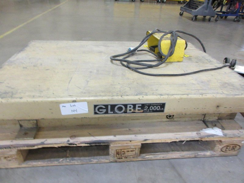 Globe International AA-2-36, 32" x48" Scissor Table, 2000 LBS Lifting Capacity, Remote Foot Switch- Auction Item