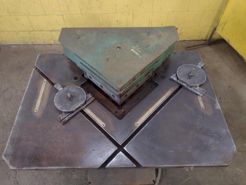8-7/8&quot; X 8-7/8&quot; x 1/4&quot; BOSCHERT MODEL #LB-12 HYDRAULIC ANGLE CORNER NOTCHER: STOCK 16439