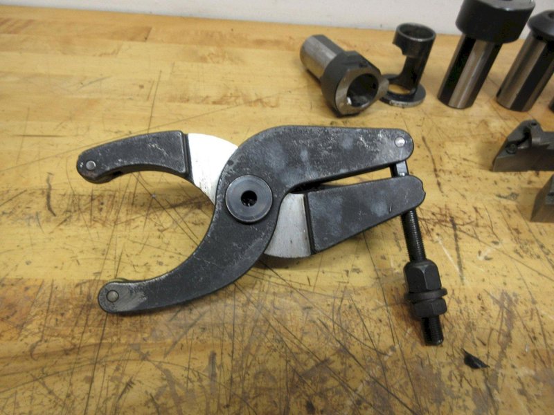 Eagle Rock Quick Acting Clamp Type Knurling Tool with Manual Lathe Shank, Model K1-201-40, with Assorted Lathe Tooling and Boring Bar Sleeves- Auction Item