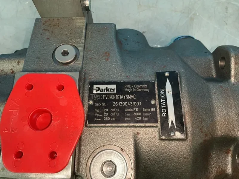 PARKER AXIAL PISTON PUMP   -  PV020R1K1AYNMMC