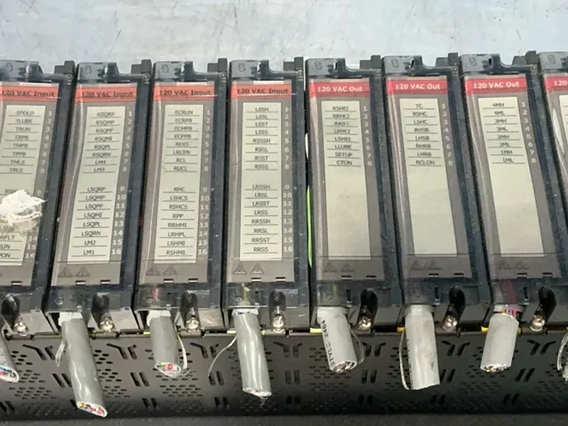 HONEYWELL 12-SLOT I/O RACK W/MODULES  -  900R12-0101