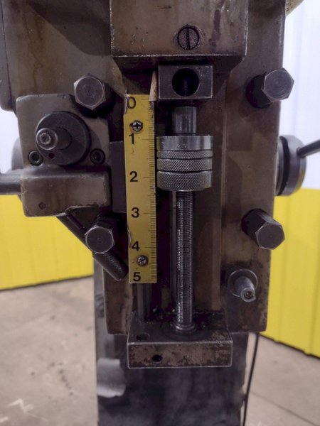 3 HP SUPERMAX MODEL #YCM-16VS VARIABLE SPEED VERTICAL RAM TYPE MILL: STOCK #19651