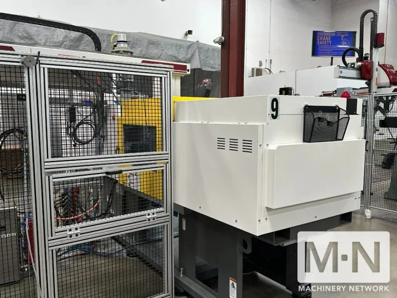 138 TON 1.9 OZ MILACRON FANUC ROBOSHOT MODEL S-110iB INJECTION MOLDING MACHINE MFG 2021