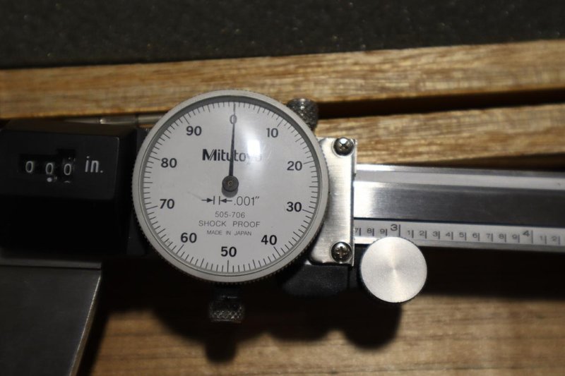 Mitutoyo Verneer Calipers: (4) 12" Dial Type, (2) 8" Digimatic, (1) 12" Absolute Digimatic- Auction Item