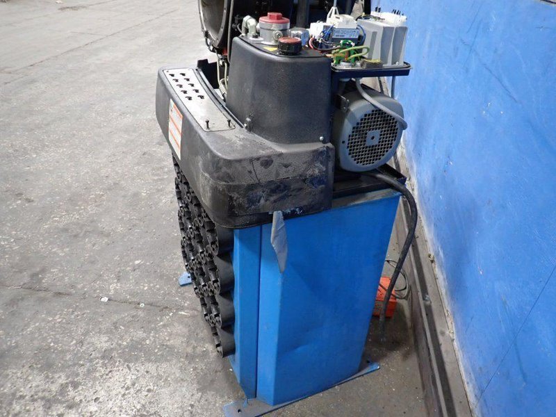FINN POWER CRIMPING MACHINE  -  32