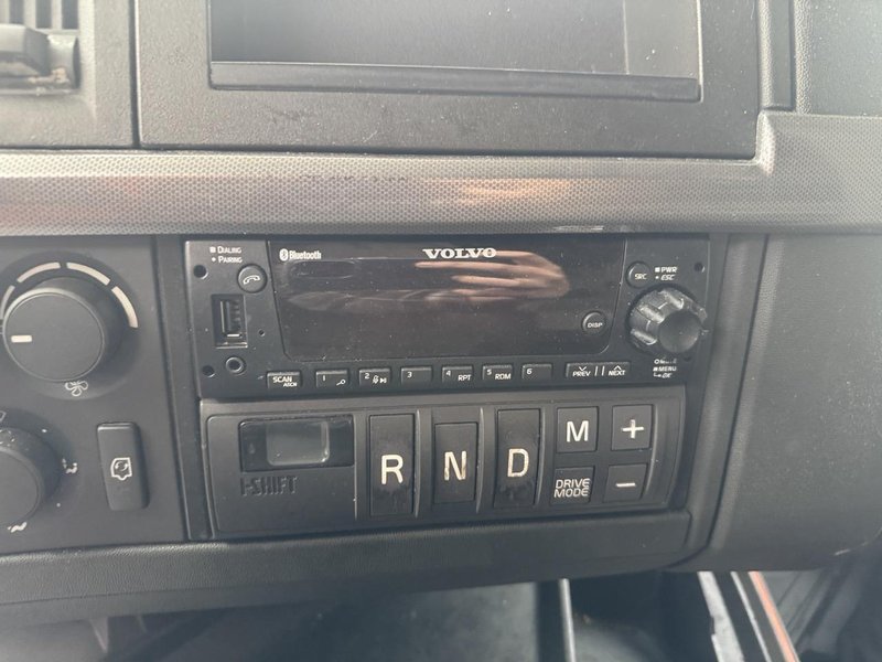 Volvo VNL Sleeper Semi Truck, 2023 – D13 Engine