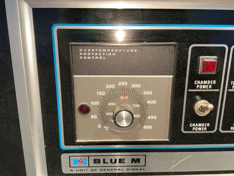 BLUE M 20” X 20” X 24” OVEN   -  DC-256C