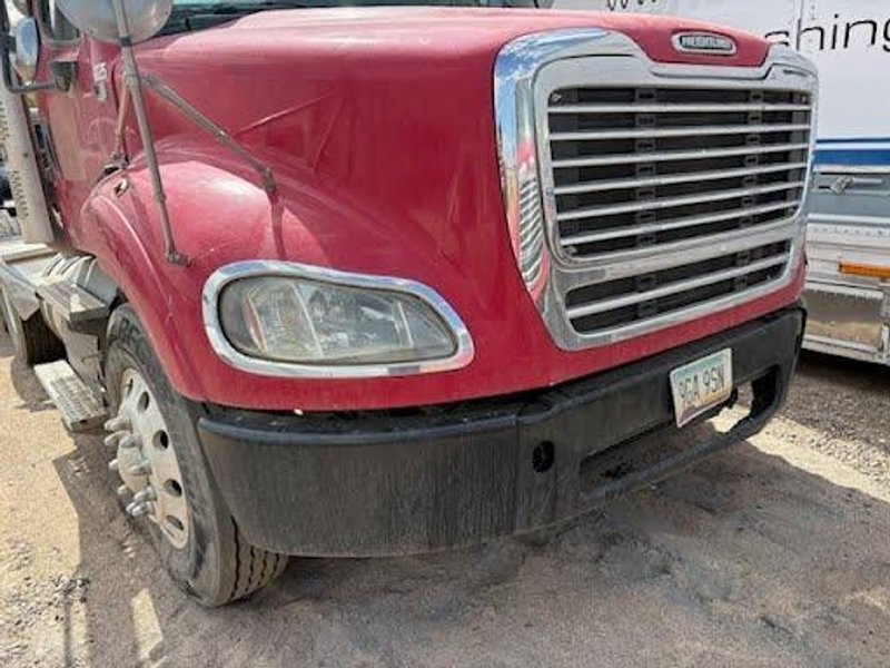 Freightliner Business Class M2 112 Day Cab Truck, 2011 (2)