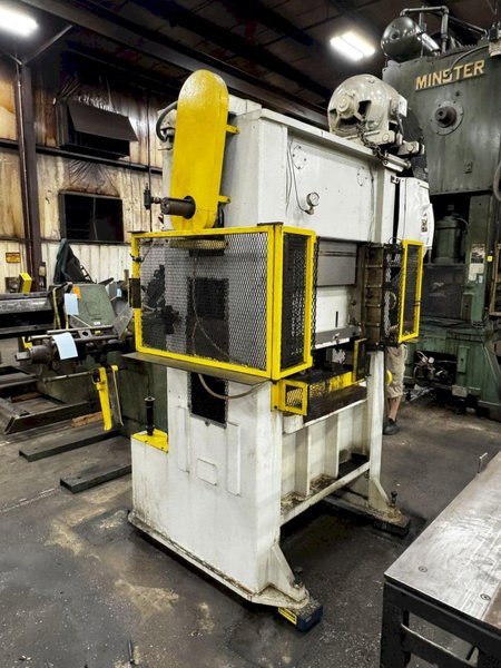 40 TON L&amp;J STRAIGHT SIDE PRESS. STOCK # 0882725