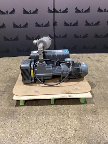 ATLAS COPCO GVS300A-3002615031 VACUUM PUMP WITH MOTOR USED, 2021