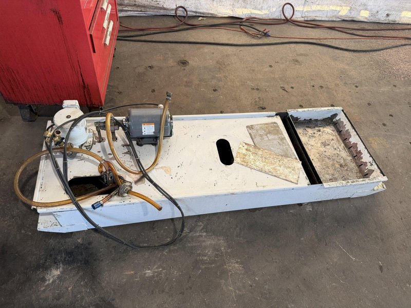 HAAS VF-3 CNC VERTICAL MACHINING CENTER W/ TOOLING. STOCK #1008225