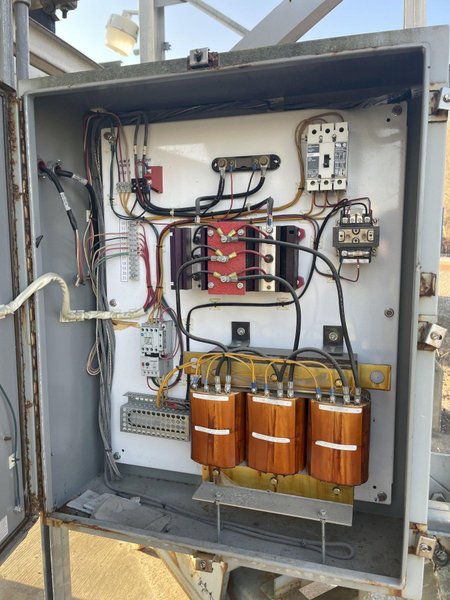 DIngs model 134850 36" x 72" centers cross belt electric magnetic belt conveyor with drive and controls s/n 170210 product 44a spl cbsc, 175 volt dc, 6483 watts with DIngs model 8k5d4811-4sp rectifier 480 volt, 9 amp, 6500 watts, s/n 134977