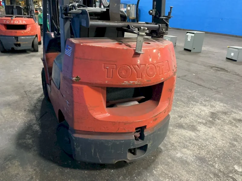 TOYOTA 4500 LBS PROPANE FORKLIFT  -  7FGCU25